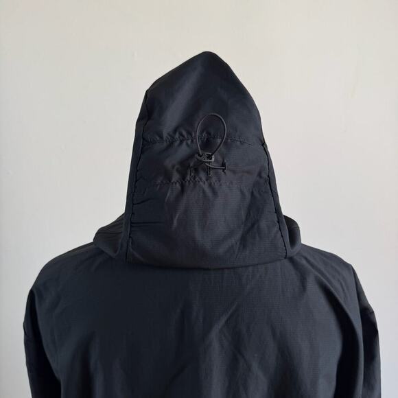 NIKE Women's UV Protection Light Hooded Running Jacket DH1990 010 N5 - Picture 7 of 9